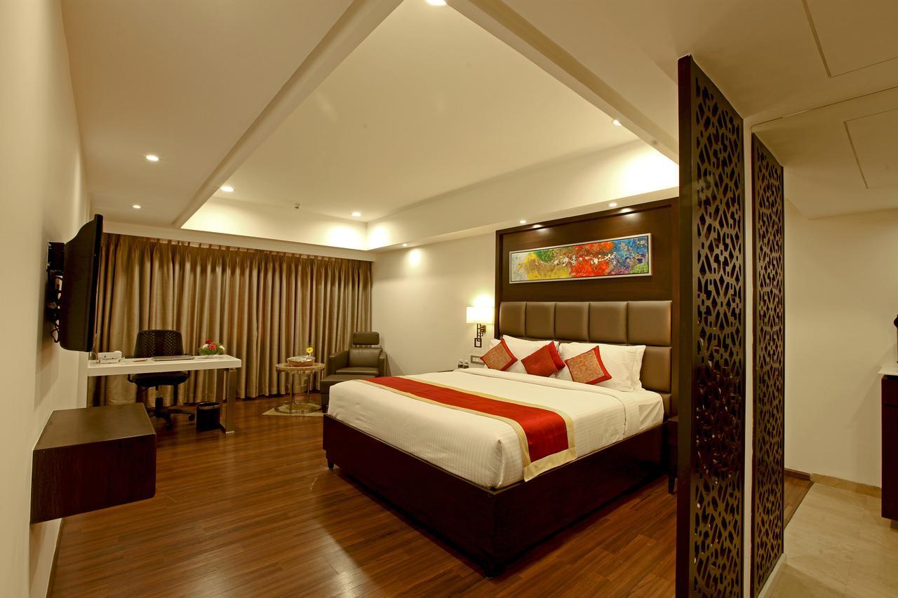 Goutham Grand Hotel Tenali Экстерьер фото