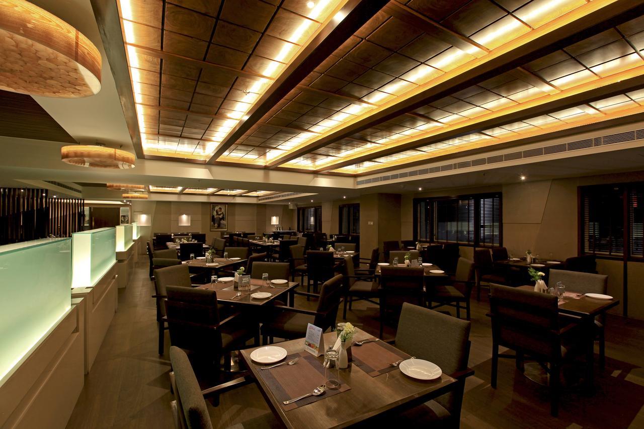 Goutham Grand Hotel Tenali Экстерьер фото